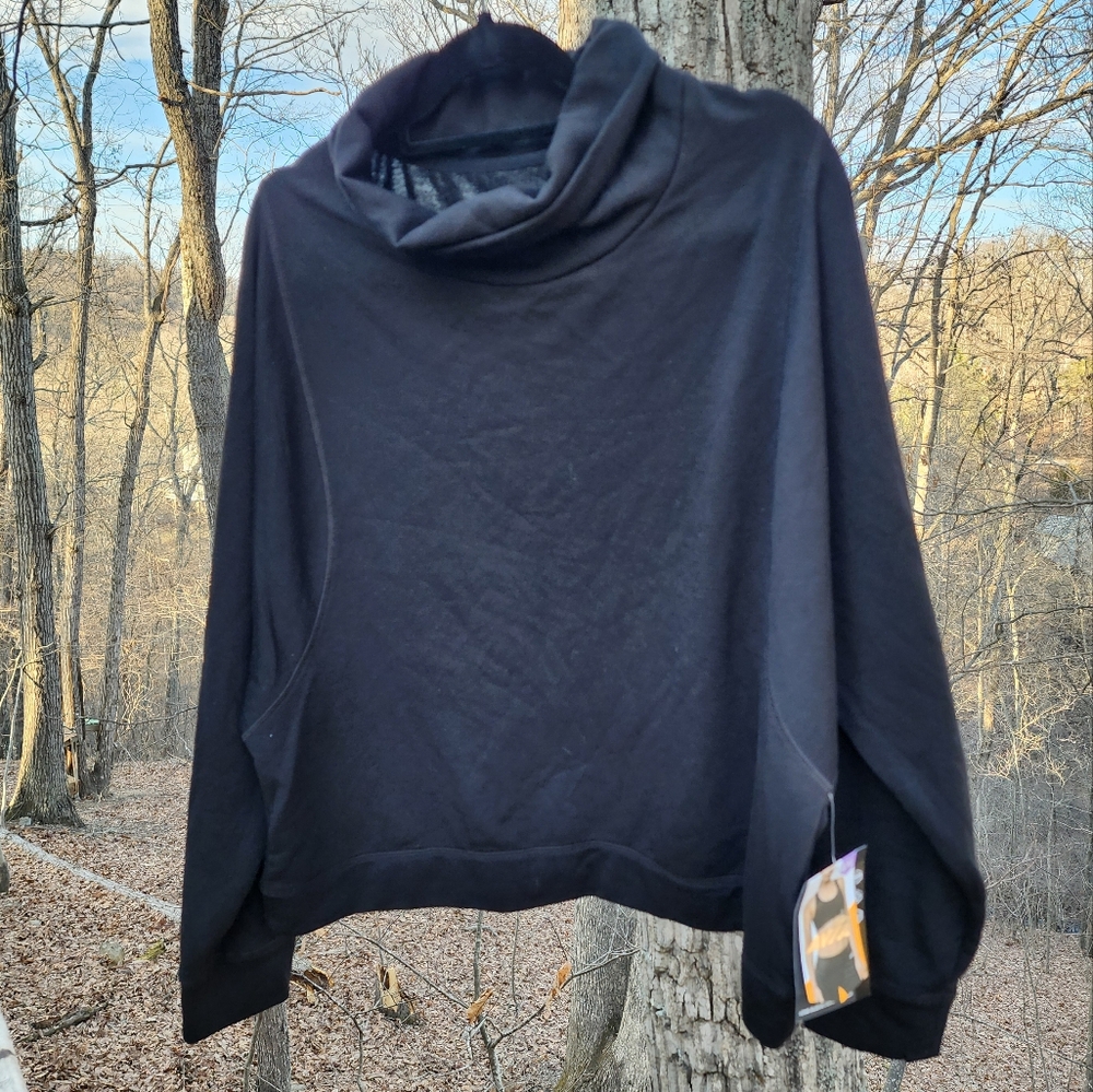 NWT Avia Black Sweatshirt Casual Top
